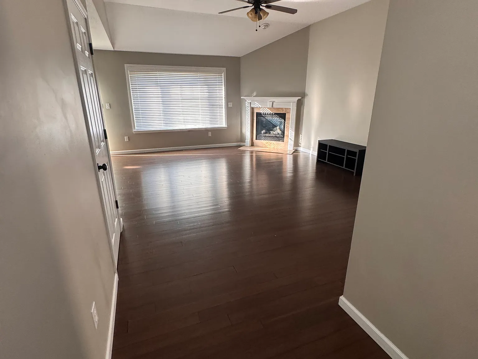 4 bed, 2000 sqft, $2,500 — Photo 2