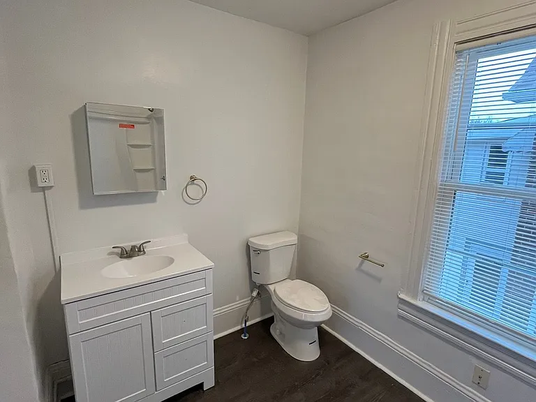 2100 Halstead Ave #4 — Photo 7