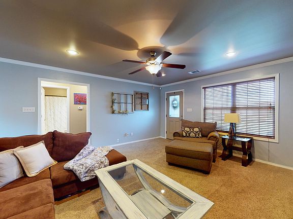 4th image of 1511 E 11th Cv
