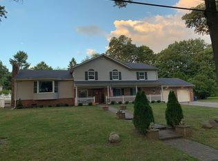 101 Robertson Dr, Wyckoff, NJ 07481