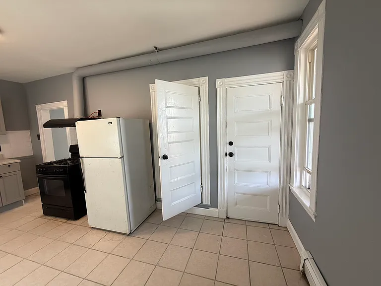 252 E Cottage St — Photo 19