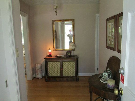 2nd image of 205 Cherry St