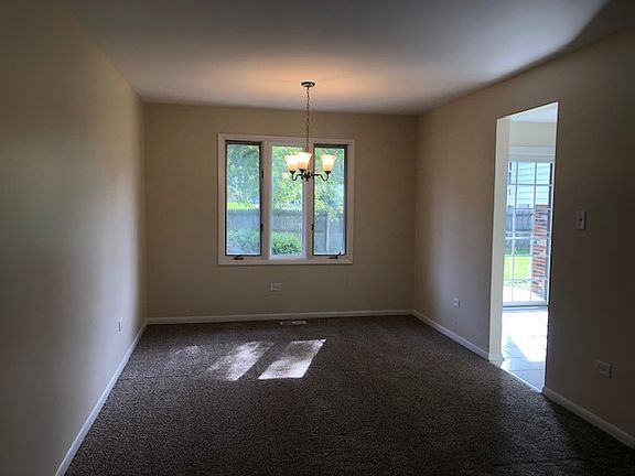 5th image of 4205 Applewood Ln