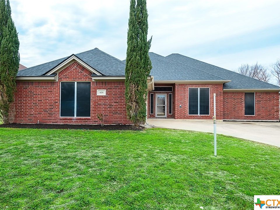 1st image of 608 Pomegranate Cir