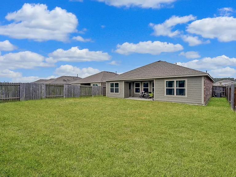 15127 Willow Tree Ln — Photo 34