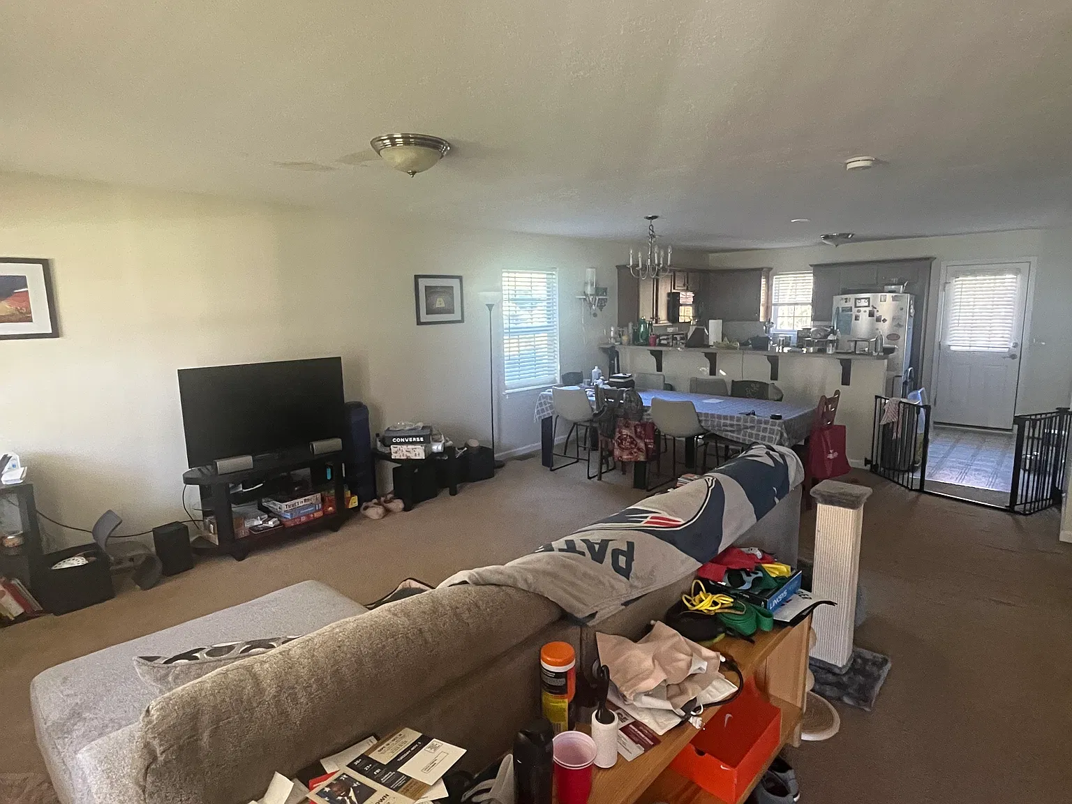 3 bed, 2.5 bath, 1452 sqft, $1,725 — Photo 2