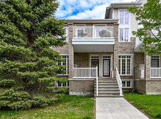 76 Stonehaven Dr #1, Ottawa, ON K2M 0C1