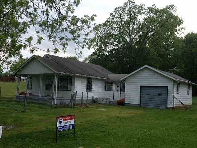 2nd image of 2131 E Cherry St