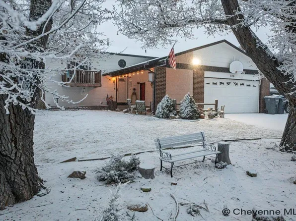 106 Applewood Ct, Cheyenne, WY 82009