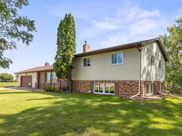 21575 York Rd, Hutchinson, MN 55350