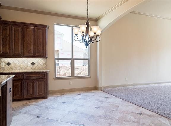 5th image of 2701 Sugar Maple Dr