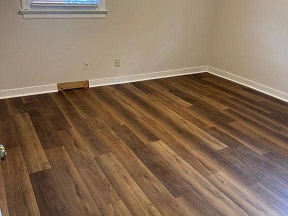 4th image of 719 Whitestone Dr #B
