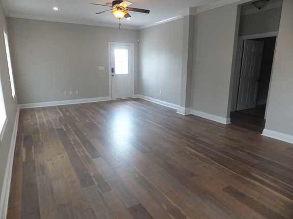 4th image of 133 Holley St