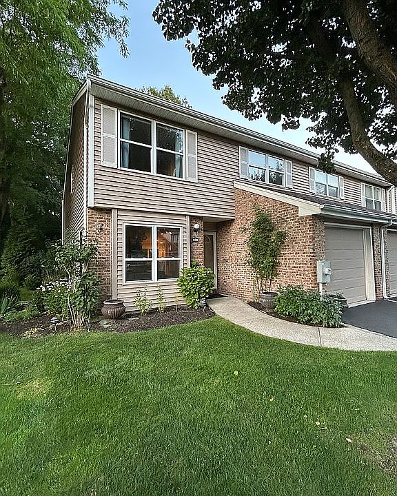 1st image of 300 Pond View Ln