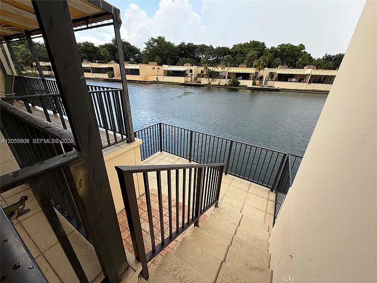 6932 Crown Gate Dr — Photo 19
