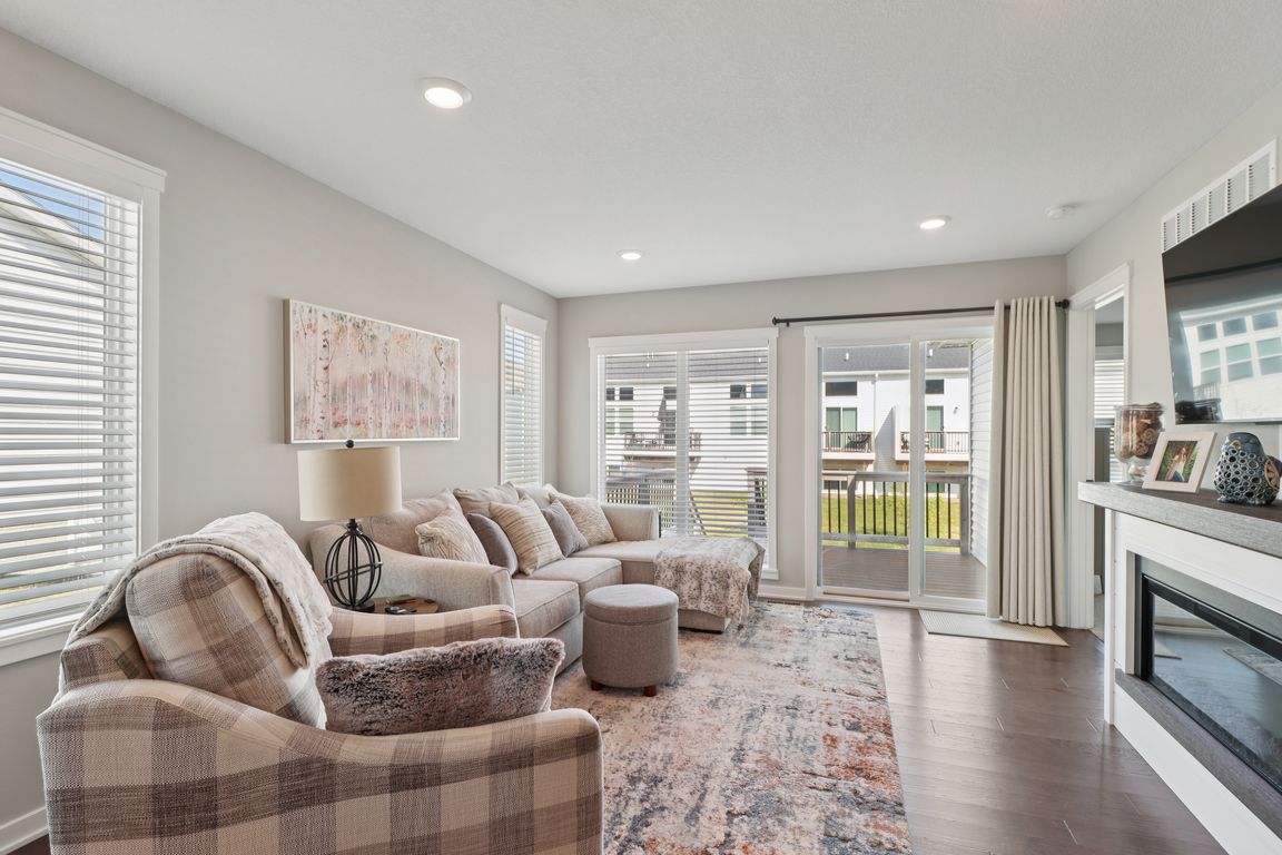 next background image