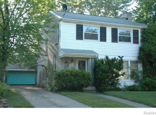 23 Maplefield Rd, Pleasant Ridge, MI 48069