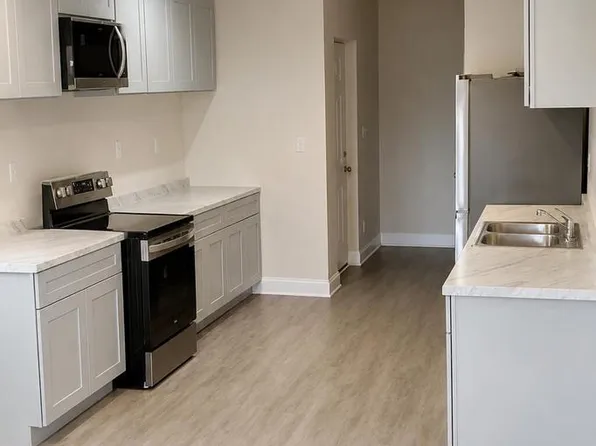 2429 N 8th STREET, Milwaukee, WI 53206