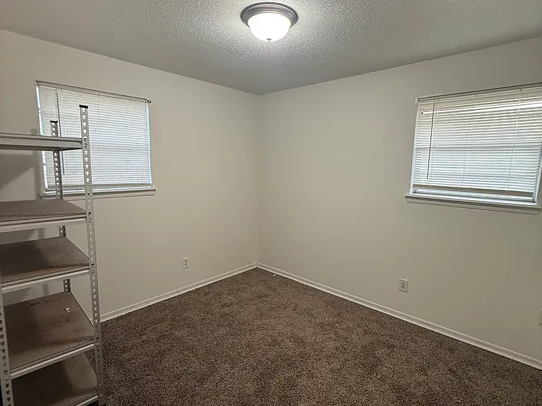 6401 S Drexel Ave — Photo 8