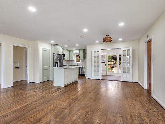 2nd image of 4237 Skillman St