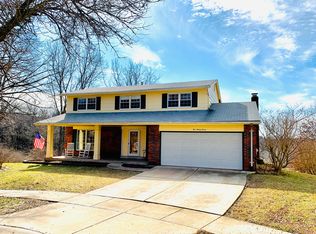 597 Summit View Dr, Fenton, MO 63026