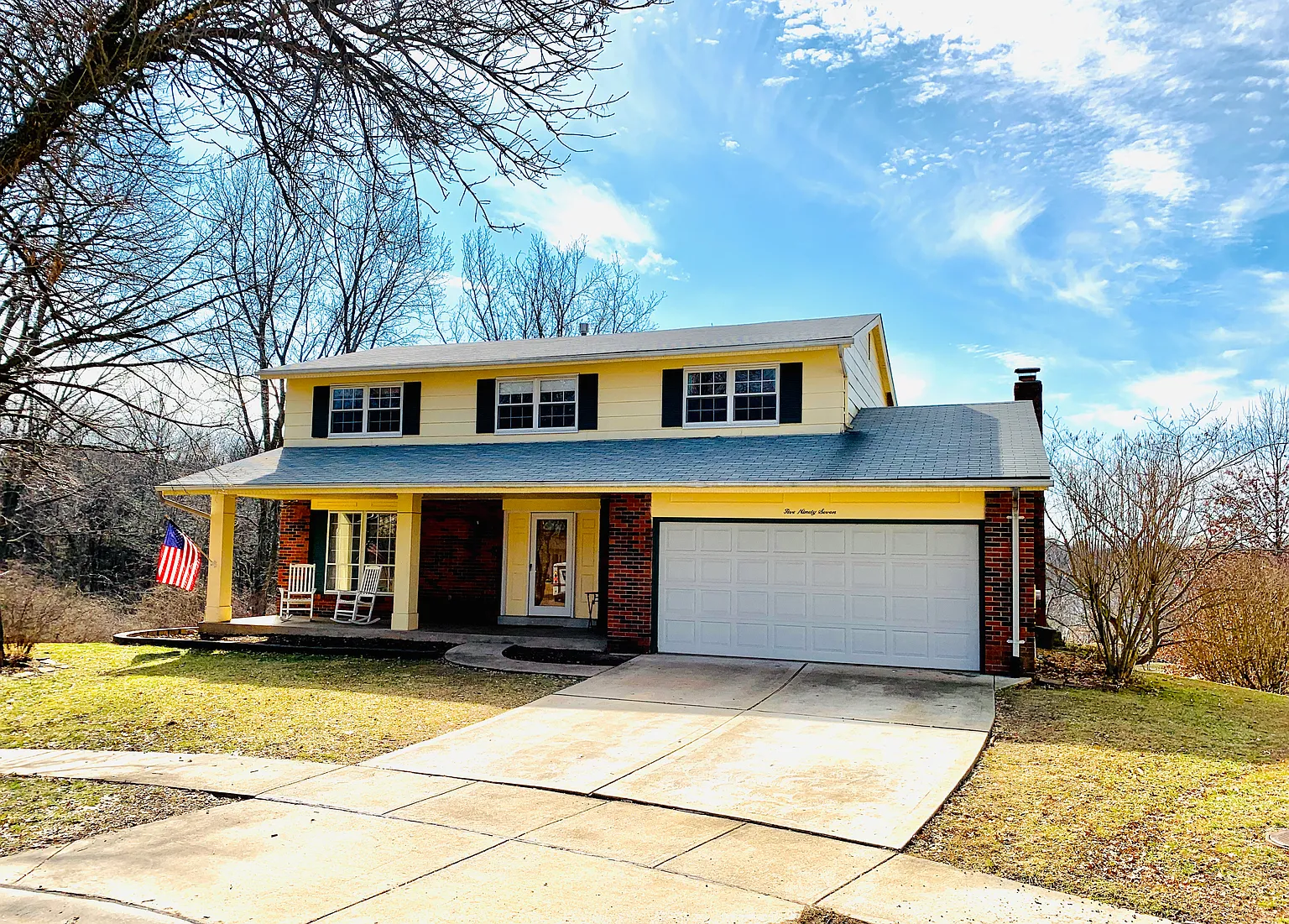 597 Summit View Dr photo 1