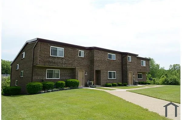 Building Photo - 2300 Woodhill Dr