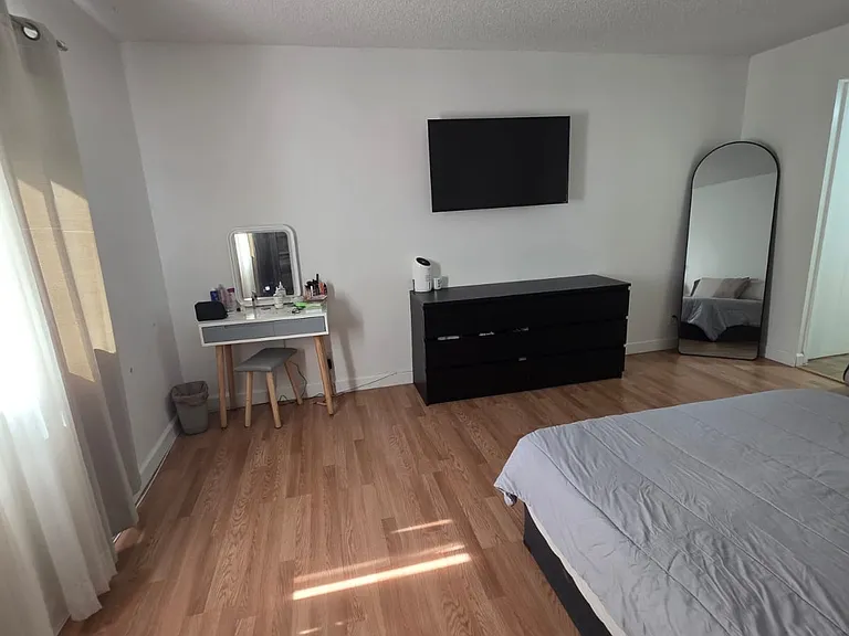 16278 Laurel Dr #202 — Photo 34