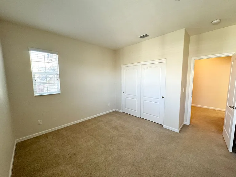 3508 Corsica Ct — Photo 25