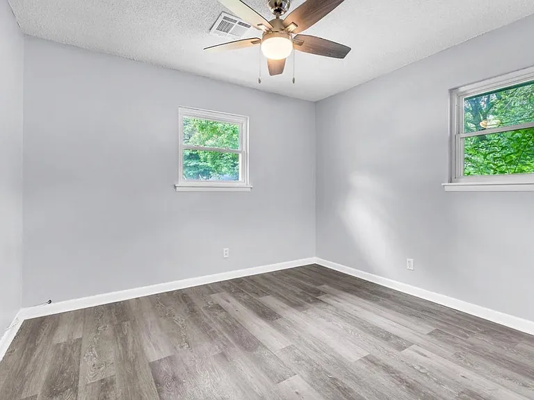 3692 Fairfield Dr — Photo 16