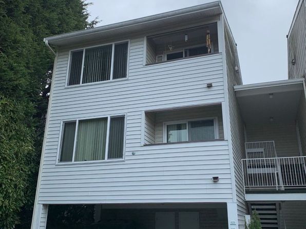 20301 19th Ave NE APT 111