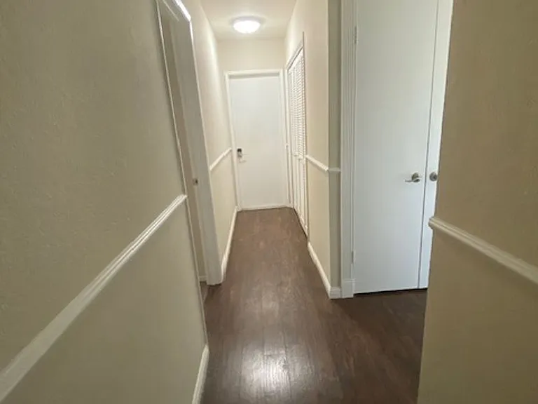 561 Amanda Ct — Photo 40
