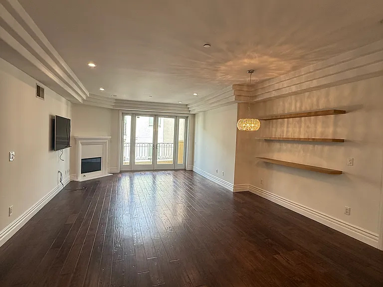 12021 Guerin St #306 — Photo 7
