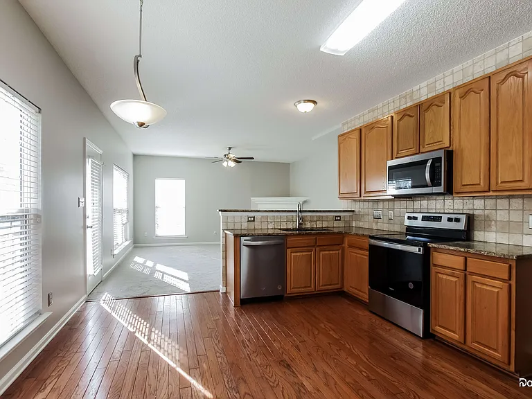10802 Gold Pan Rd — Photo 4