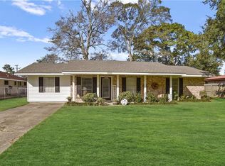 1205 Mathew St, Sulphur, LA 70663
