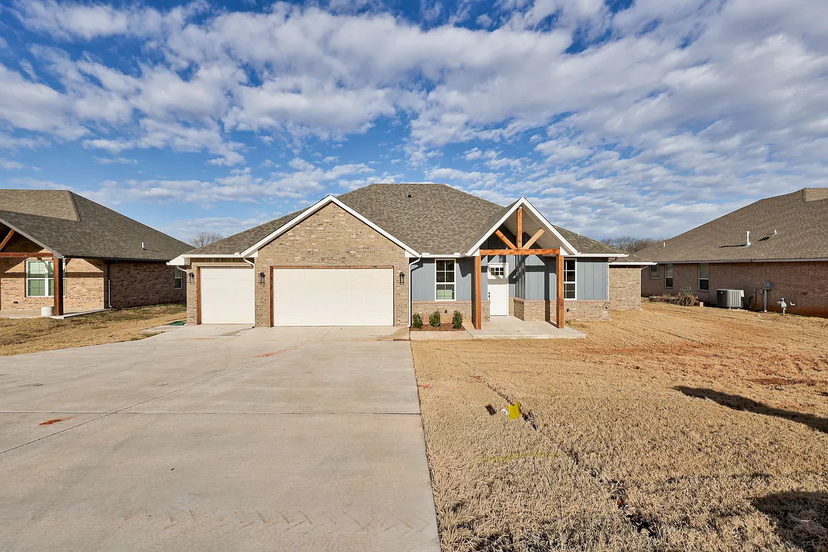 Building Photo - 203 Casey Ln