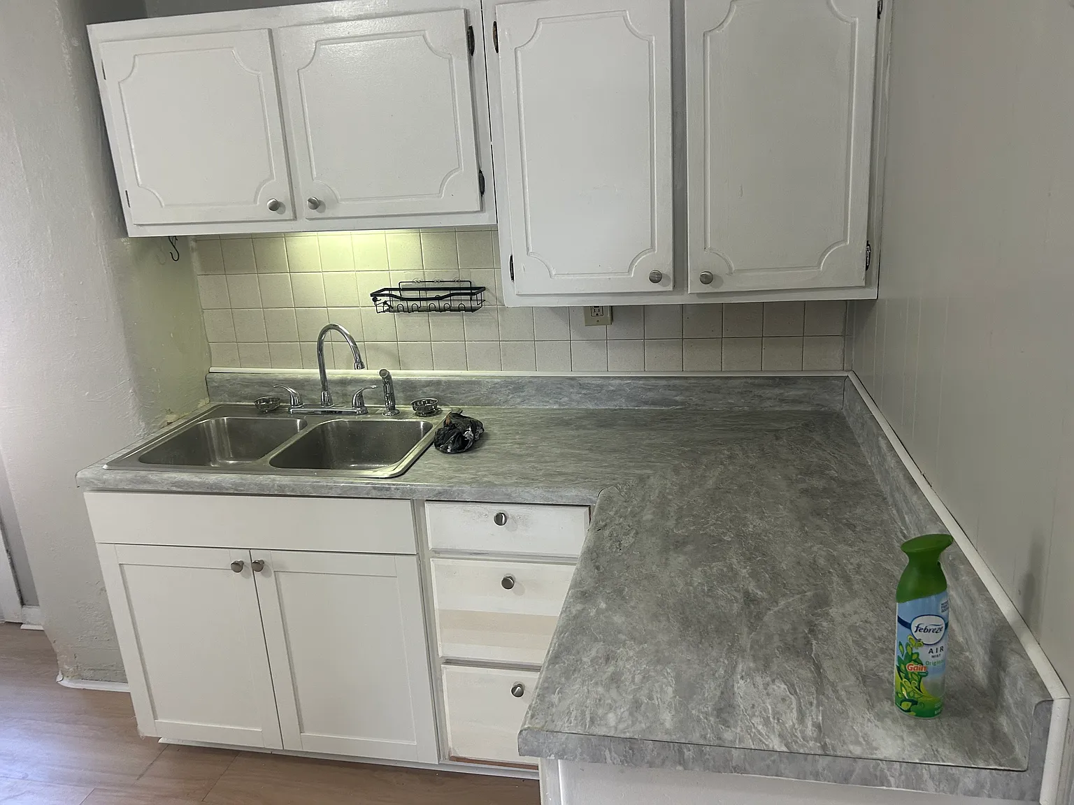 3 bed, 900 sqft, $1,200 — Photo 3