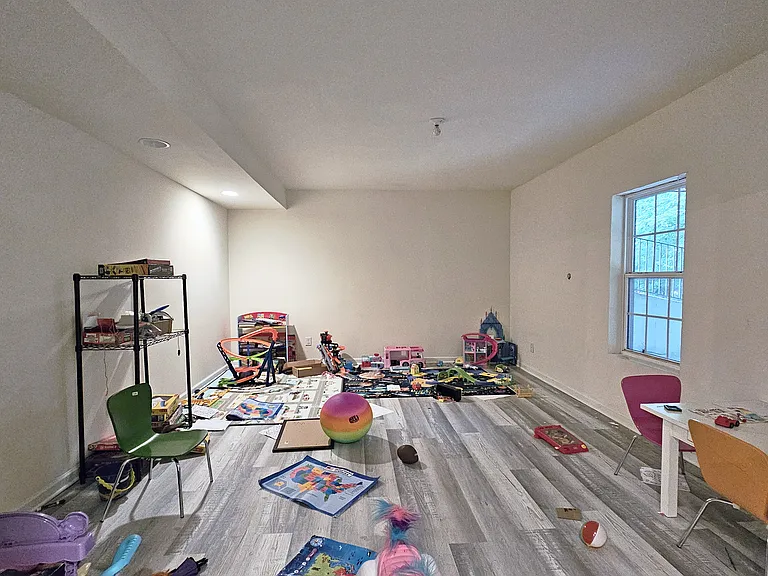 935 Blackmar Way — Photo 29