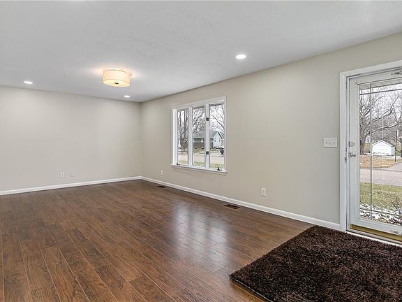 3rd image of 2230 Cortland Dr