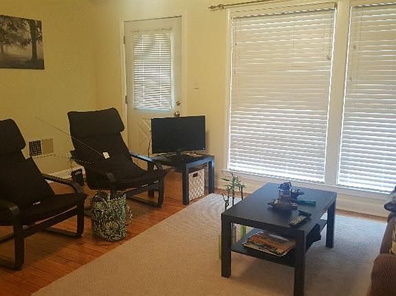 4th image of 2258 Parkwood Ave