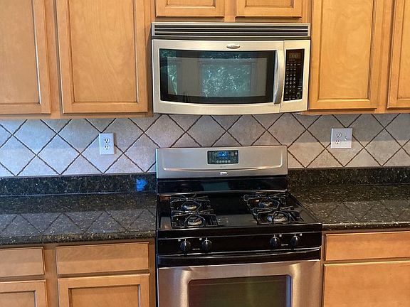 5th image of 639 W Woodlawn Ave