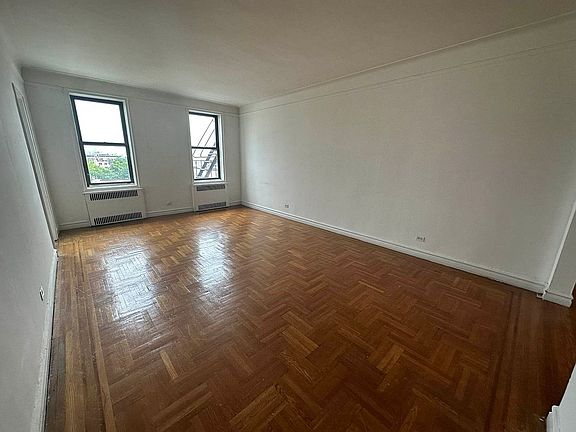 2nd image of 745 Lincoln Pl APT 6D