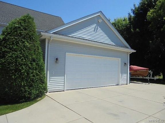 4th image of 5716 West Blf