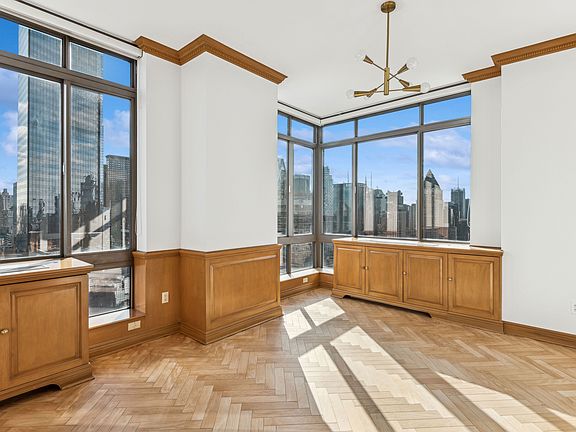 4th image of 2 Columbus Ave #Penthouse C
