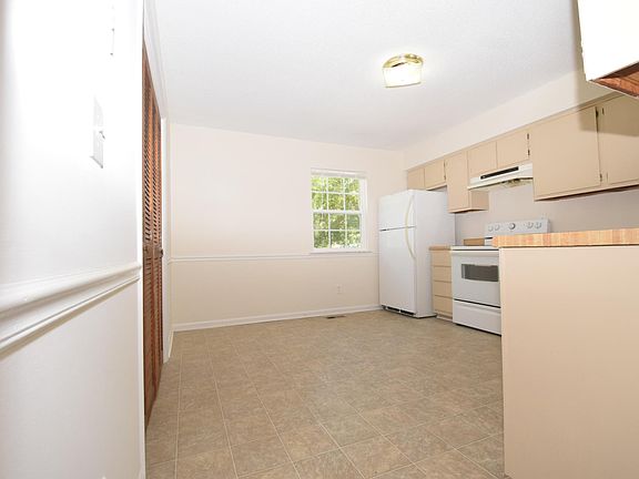 4th image of 6 Jadewood Ct #B