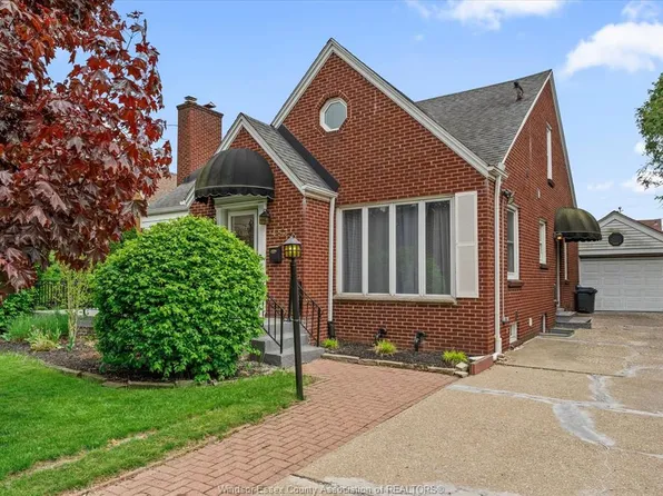 4531 Pleasant Pl, Windsor, ON N8Y 2E9