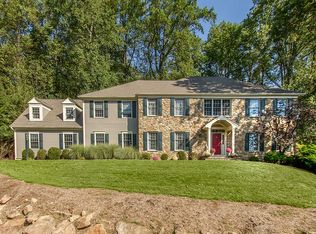 3 Byram Ct, Mendham, NJ 07945