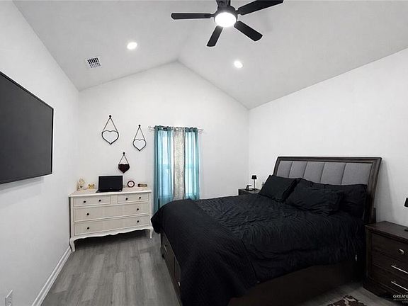 5th image of 309 Felicidad Ave