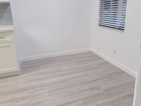 4th image of 1200 SW 124th Ter #O