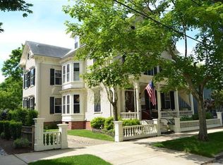 68 Constitution St, Bristol, RI 02809